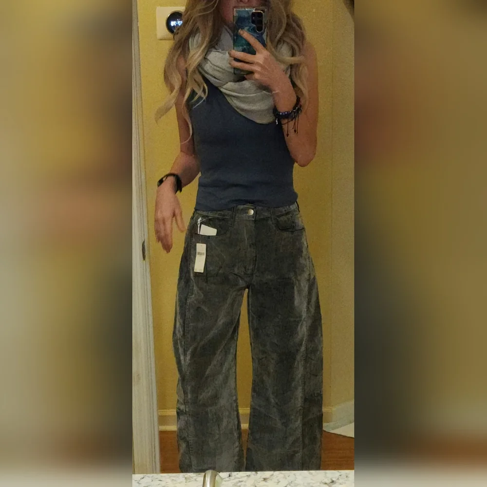 Anthropologie Pilcro Kenna Velvet Barrel Jeans - Picture 2 of 2